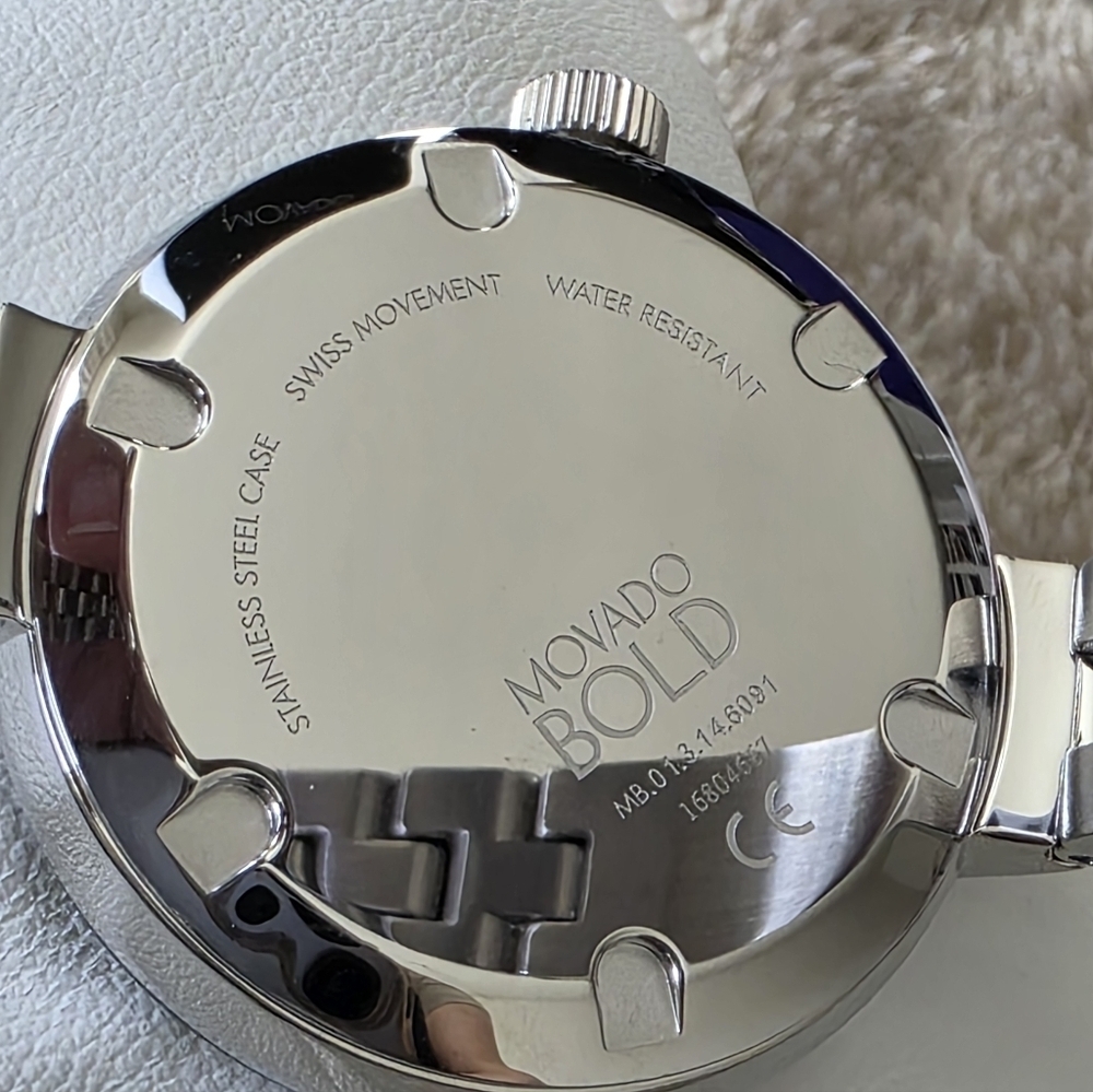 CYBER MONDAY ⌚️NWT Women's Movado Bold 34mm Bangle Bracelet Watch⌚️ Christmas! - Picture 4 of 6